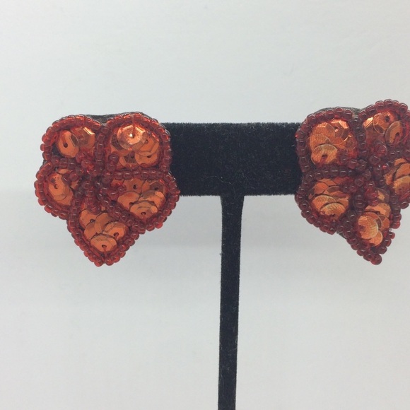 3/$30 VINTAGE 80s SEQUINS SEED BEAD LEATHER BACK EARRINGS - Picture 5 of 9